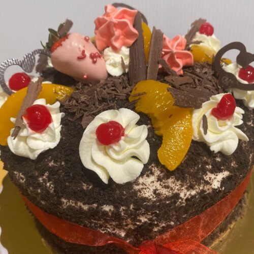 Black Forest Cake & Cherrie Sauce (Pastel Selva Negra)